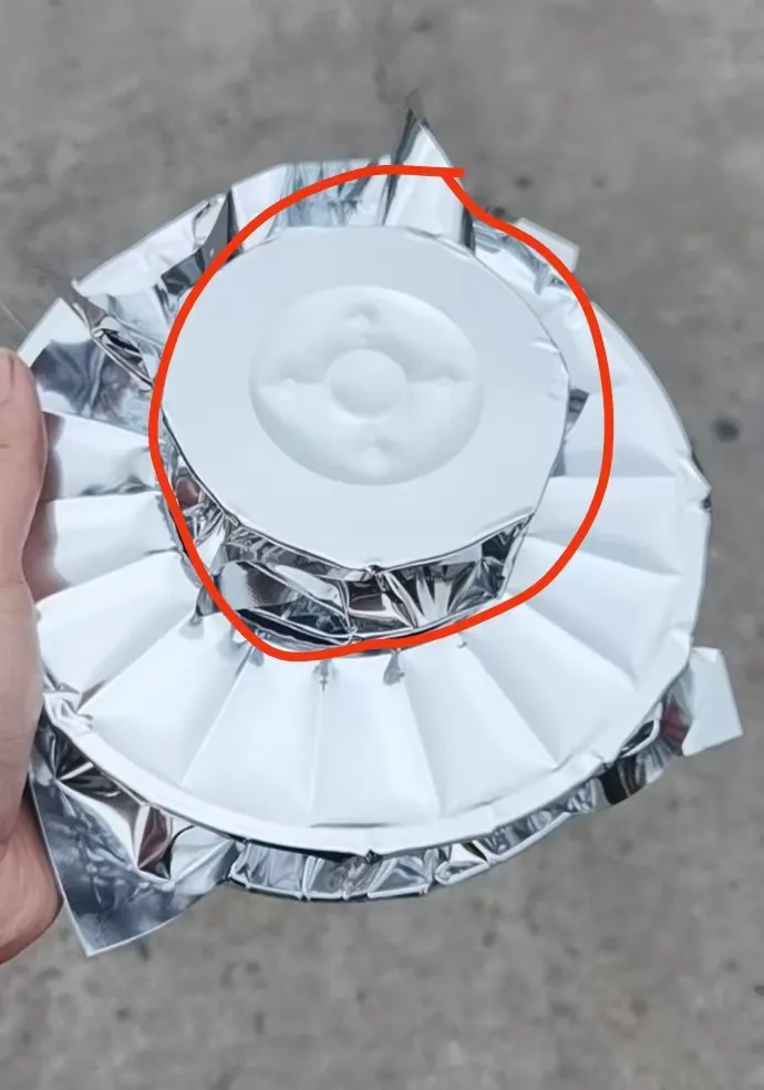 E71T-GS 0.8 * 5kg / D100 سلك التلويح بالرش سلك ذو جوهر تدفقي للصلب الخفيف والصلب عالي الجاذبية 0